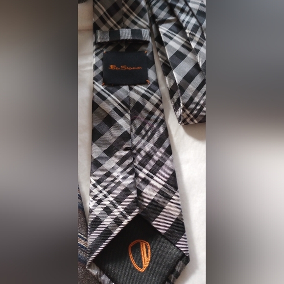 Designer and Vintage Tie Collection. SIX FOR ONE BUNDLE. Black Tones. - Picture 11 of 11